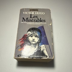 Les Misérables by Victor Hugo, Paperback, Signet Classic, Fiction, Unabridged
