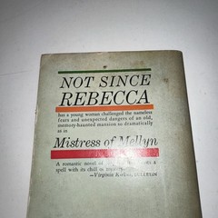 Mistress of Mellyn Victoria Holt vintage gothic romance suspense 1969 paperback