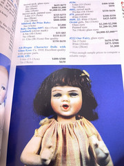 16th Blue Book Dolls & Values Antique & Modern Jan Foulke Paperback 336 Pages