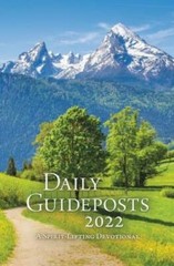 Daily Guideposts 2022: A Spirit-Lifting Devotional – Hardcover – VERY GOOD