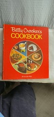 Betty Crocker’s Cookbook Hardcover VINTAGE 1976. 26th Printing. Good Shape