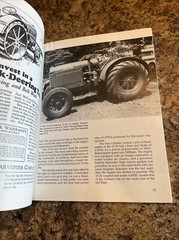 Illustrated International Harvester Tractor: Buyer’s Guide by Pripps, Robert N.