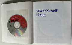Teach Yourself Linux on the Spot Answers Red Hat Linux 6.1 on 2 CDs! *EXCELLENT