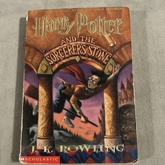 Harry Potter and the Sorcerers Stone – Paperback By Rowling, JK – GOOD