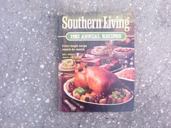 Southern Living Annual Recipes 1982 Hardcover Food Cookbook 355 Pages Vintage