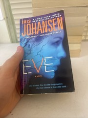 Lot of 10 – Iris Johansen – Eve Duncan Series – Mass paperbacks – Free Shipping