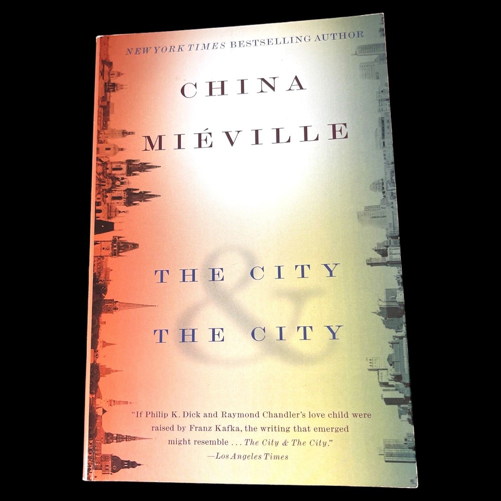 The City & The City (Random House Reader’s Circle) – Paperback –
