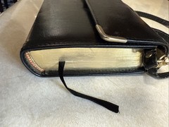 1985 Thomas Nelson NKJV Bible Compact Edition Snap Black Faux Leather