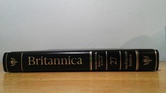 Encyclopedia Britannica Vol 27 Very Good Padded Leather Black/Gold