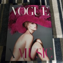 Vogue X Music : Portraits of Pop Music Icons by Editors of American Vogue (2018,