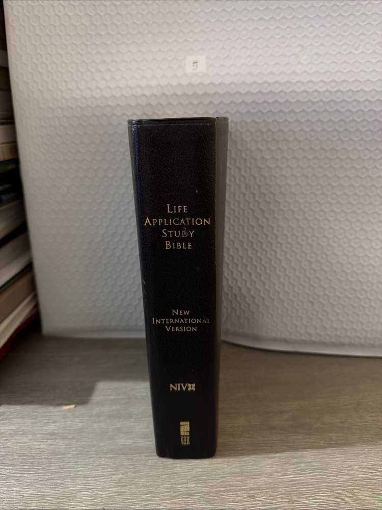 Life Application Study Bible NIV – Black Bonded Leather – Zondervan