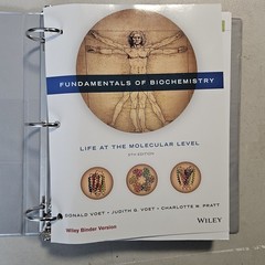 Fundamentals of Biochemistry: Life at – 5th Ed Loose Leaf- Voet Donald -VeryGood