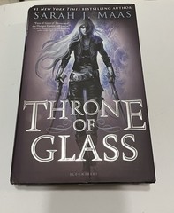 Throne of Glass – Sarah J. Maas (2012, Hardcover) – OOP Hardcover Ex Library