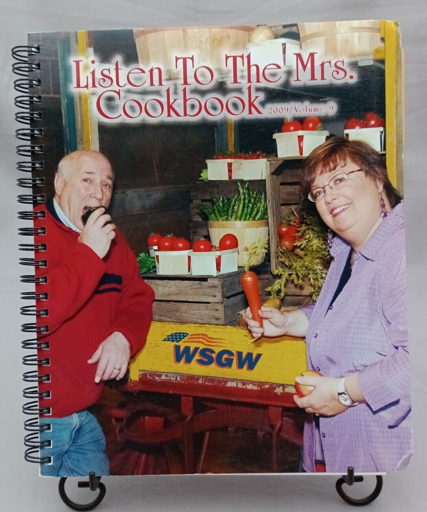 Vol 9 2009 Listen to the Mrs. Cookbook WSGW 790 Radio Saginaw MI