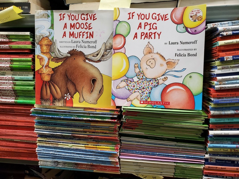 Lot of 8 If You Give a Mouse A Cookie Series Books by Laura Numeroff “RANDOM”