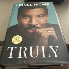 LIONEL RICHIE SIGNED FIRST EDITION BOOK TRULY AUTOGRAPHED HARD COVER