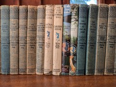 Lot of 32 Vintage 1930-1961 Nancy Drew Mystery Detective Books, Cloth Bound HC