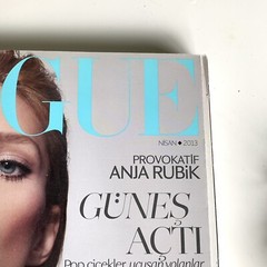 Vogue Turkey April 2013 Gunes Acti – Good Condition #38 TÜRKIYE