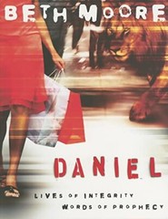 Daniel – Member Book: Lives of Integrity, … by Beth Moore Paperback / softback