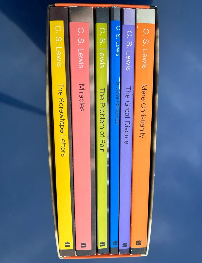 C. S. Lewis Signature Classics: Mere Christianity The Screwtape Letters BOOK SET