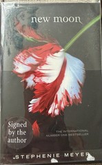 New moon Signed by Stephenie Meyers
