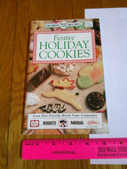 Christmas Cookbook Holiday Cookies Recipes Crisco Nestle Hershey’s LOOK! 1990’s