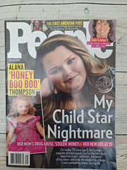 People Magazine May 26, 2025 Leo XIV the First American Pope – Tom Cruise