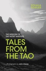 Tales from the Tao: The Wisdom of the Taoist Masters – Hardcover – VERY GOOD