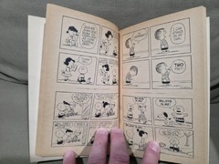 Good Ol’ Charlie Brown Charles M. Shulz Holt Rinehart Winston NICE COPY
