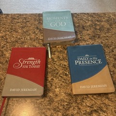 David Jeremiah Leather Bound- Moments W/ God, Strength for Today &