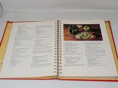 Vtg Betty Crocker’s Cookbook New and Revised Edition 1978 Spiral Binding Golden