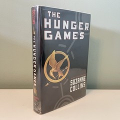 The Hunger Games – Suzanne Collins (Hardcover 1st Printing 10 9 8 7 6 5 4 3 2 1)