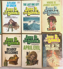 Travis McGee JOHN D MACDONALD LOW Flat Rate Shipping 4 AS MANY GOOD PB U WANT #1