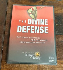 Robert Jeffress THE DIVINE DEFENSE Strategies For Winning (CD & MP3 Set) Sealed