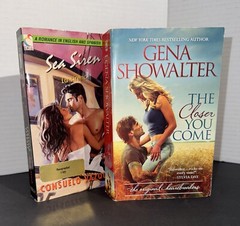 Lot Of 2 Bilingual Romantic Novels – One Is Signed – Vintage – Love Stories