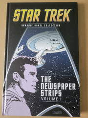 Star Trek Graphic Novel – Volume 15: Star Trek: The Newspaper Strips, Volume 1