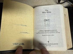 1985 Thomas Nelson NKJV Bible Compact Edition Snap Black Faux Leather