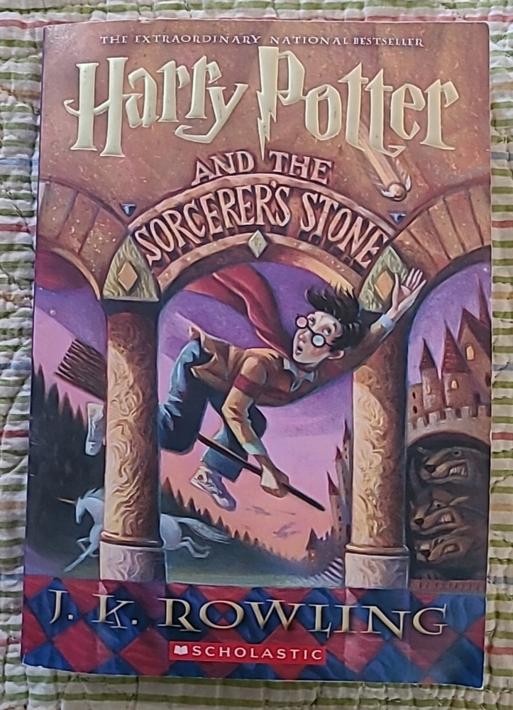 Harry Potter and the Sorcerers Stone – Paperback By Rowling, JK – GOOD