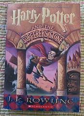 Harry Potter and the Sorcerers Stone – Paperback By Rowling, JK – GOOD