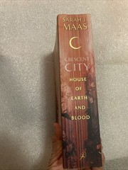Crescent City: House Of Earth And Blood (B&N Exclusive) – S.M. Maas – Paperback