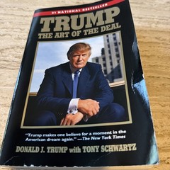Trump the Art of the Deal by Donald J. Trump and Tony Schwartz 2015 USA STOCK
