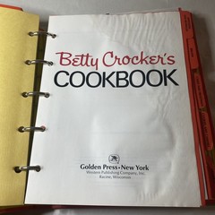 Betty Crocker’s Cookbook 1975 25th printing HC VTG 1969 Red Pie Cover Grannycore