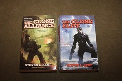 Lot of 2 Steven L. Kent PBs – The Clone Alliance & Clone Elite