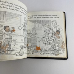 The Mystery Of The Flying The Orange Pumpkin Steven Kellogg Vintage Kid Book 1st