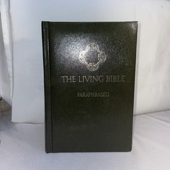 The Living Bible Paraphrased TYNDALE (1971, Hardcover) Dark Green