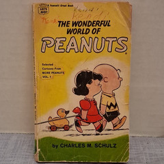 Charles M. Schulz The Wonderful World of Peanuts PB Illus Inscribed 1966
