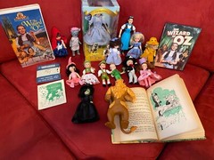 31Wizard of Oz/Judy Garland/JFK Jr, 6 Vinyls,TV Guides/Life, Dolls, VHS/DVD
