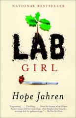 Lab Girl: A Memoir – paperback, Hope Jahren, 1101873728