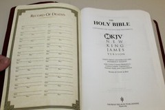 Holy Bible Giant Print Center Column Reference Edition New King James Version