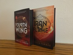 YARROS Fourth Wing Special Holiday Edition + Iron Flame Sprayed Edges 1st Ed SET